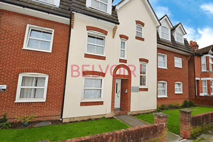 2 Bedroom Flat To Rent In Charlton Road, Southampton, SO15