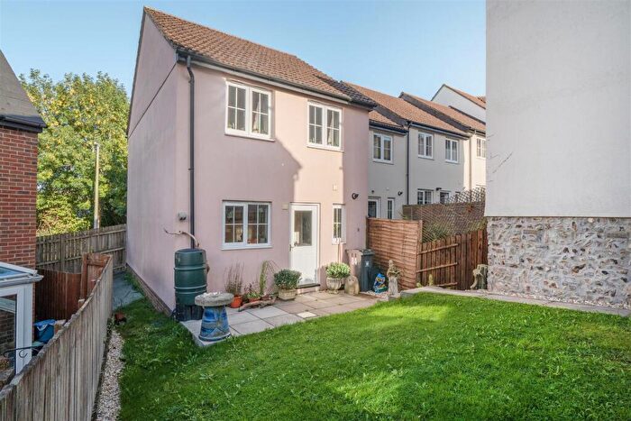 3 Bedroom End Of Terrace House For Sale In Flax Meadow Lane, Axminster, EX13