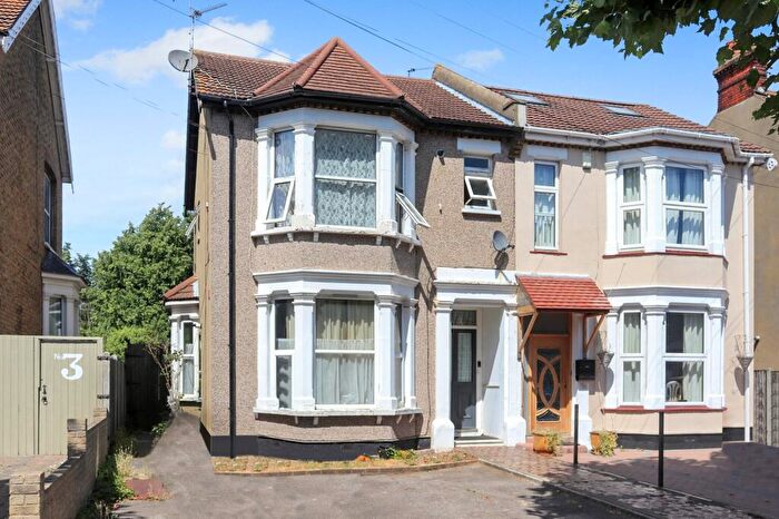 1 Bedroom Flat To Rent In Kilworth Avenue, Southend-On-Sea, SS1