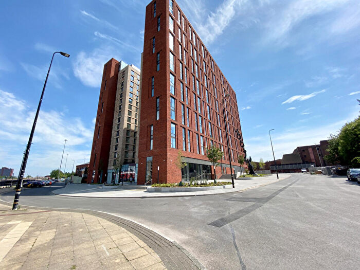 2 Bedroom Flat To Rent In Wharf End, Block, Manchester, M17