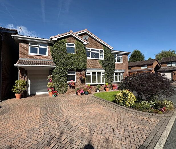 5 Bedroom Detached House For Sale In Pinewood, Chadderton, OL9