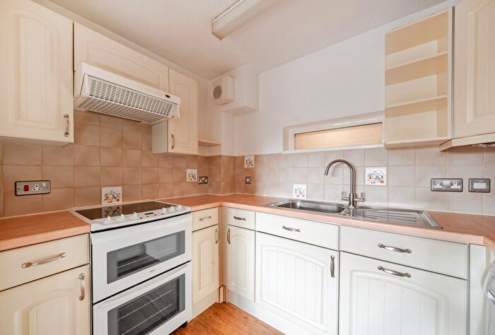 1 Bedroom Flat For Sale In Sandhurst Road, Tunbridge Wells, Kent, TN2