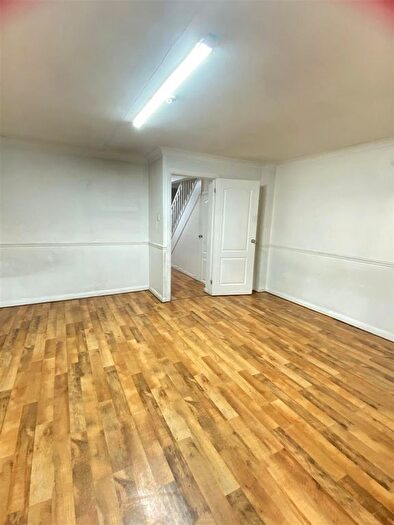 3 Bedroom Flat To Rent In Buttercup Square, Stanwell, Staines, TW19