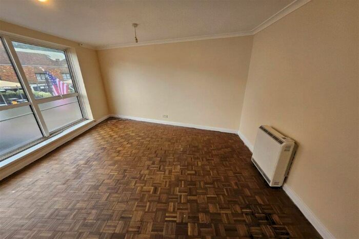 2 Bedroom Apartment To Rent In Bedroom Apartment St Floor In Godalming, GU7