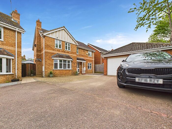 4 Bedroom Detached House For Sale In Daimler Avenue, Yaxley, PE7