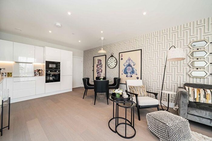 1 Bedroom Flat For Sale In Roslin Road, Acton, W3