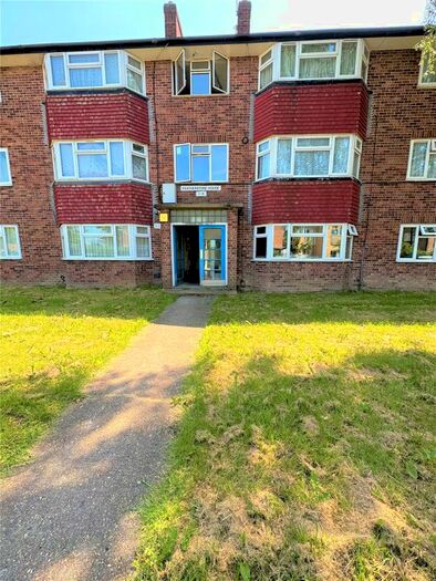 2 Bedroom Flat To Rent In Hornbeam Road, Hayes, UB4