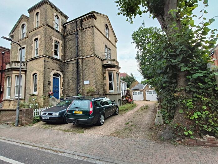 1 Bedroom Flat To Rent In St. Ronans Road, Southsea, PO4
