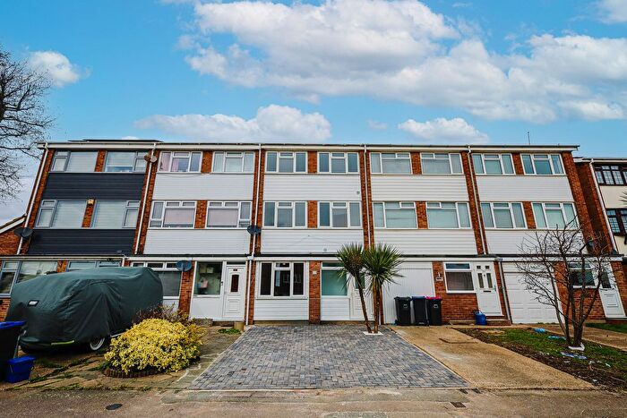 5 Bedroom Terraced House For Sale In Butterys, Southend-On-Sea, SS1