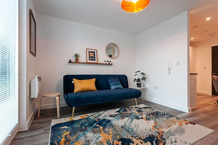 2 Bedroom Flat To Rent In Talbot Road, Stretford, M16