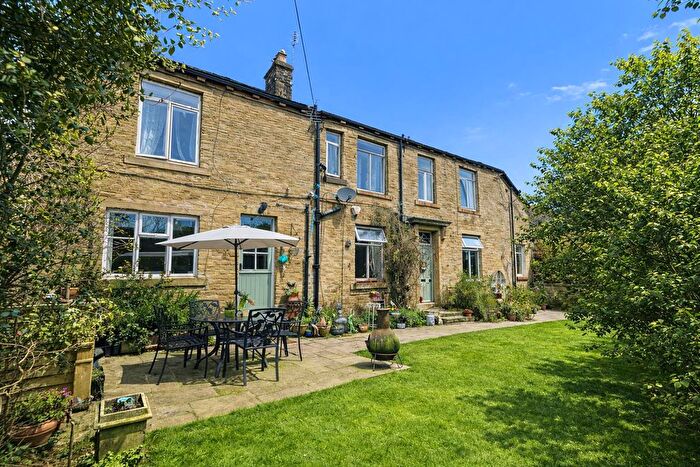 5 Bedroom Terraced House For Sale In Back Lane, Idle, Bradford, BD10