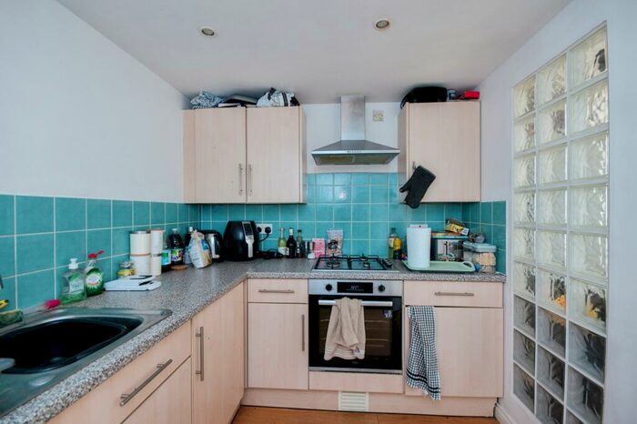 2 Bedroom Flat For Sale In Suffolk Road, Bournemouth, BH2