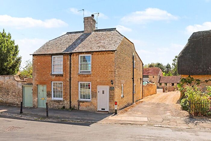 2 Bedroom Semi-Detached House For Sale In Bridge Street, Bampton, Oxfordshire, OX18