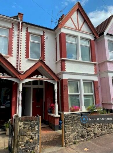1 Bedroom Flat To Rent In Beedell Avenue, Westcliff-On-Sea, SS0