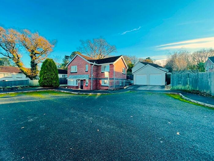 4 Bedroom Detached House For Sale In Ffordd Alltwen, Gowerton, Swansea, SA4