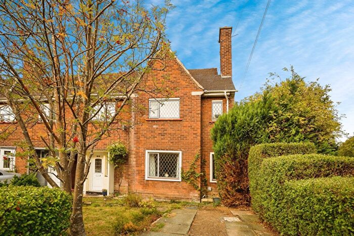 4 Bedroom End Terrace House For Sale In Linden Grove, Chester, Cheshire, CH2
