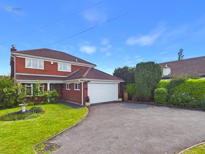 3 Bedroom Detached House For Sale In Sutton Road, Mile Oak, Tamworth, B78