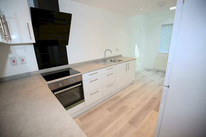 3 Bedroom Apartment To Rent In *No Deposit Option Available* Newly Refurbished Modern Apartment, SO18