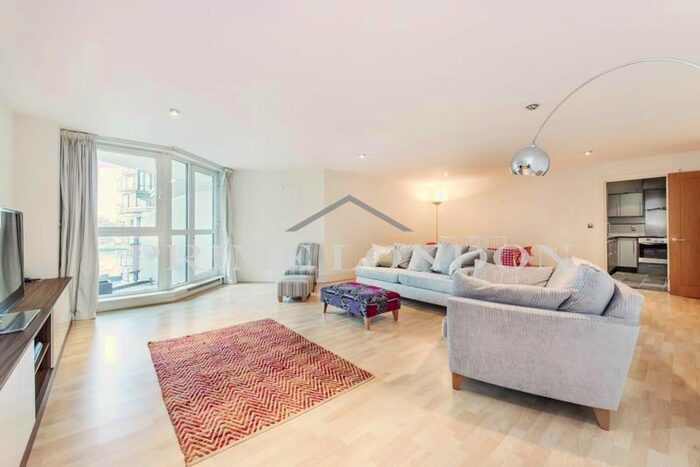 2 Bedroom Flat To Rent In Drake House, St George Wharf, Vauxhall, SW8