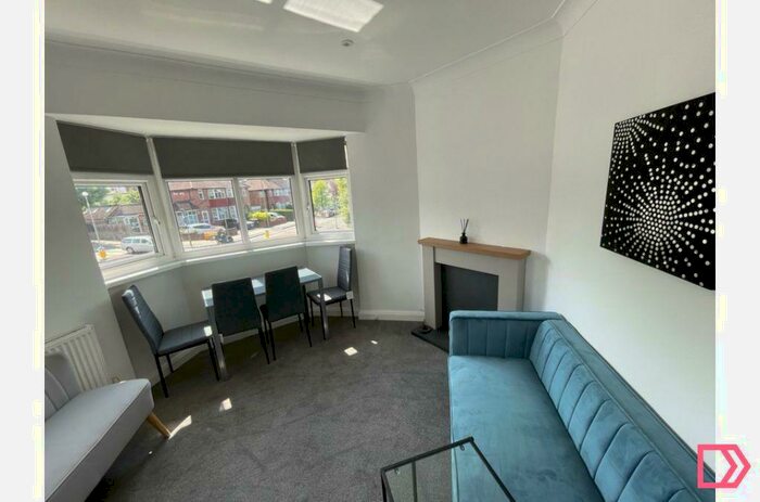 2 Bedroom Maisonette To Rent In Sheaveshill House, Colindeep Lane, London, NW9