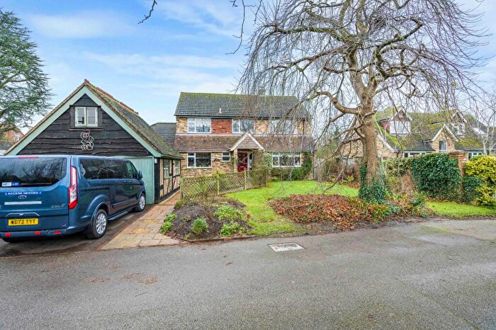 6 Bedroom Detached House For Sale In The Avenue, Worminghall, Aylesbury, HP18