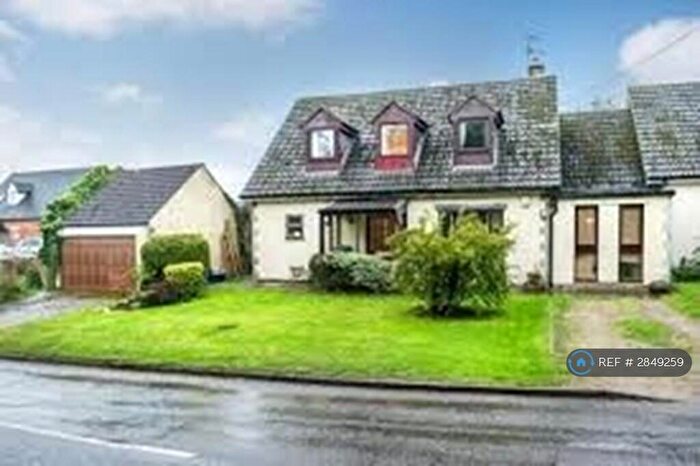 3 Bedroom Semi-Detached House To Rent In Oakley Road, Oxford, OX33