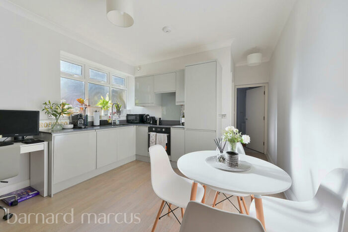 1 Bedroom Flat To Rent In Beaufort Road, Kingston Upon Thames, KT1