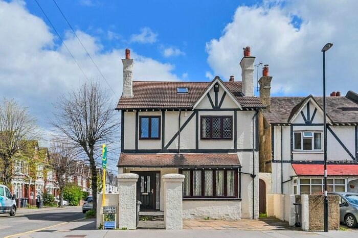 5 Bedroom Detached House To Rent In Upper Grove, South Norwood, London, SE25