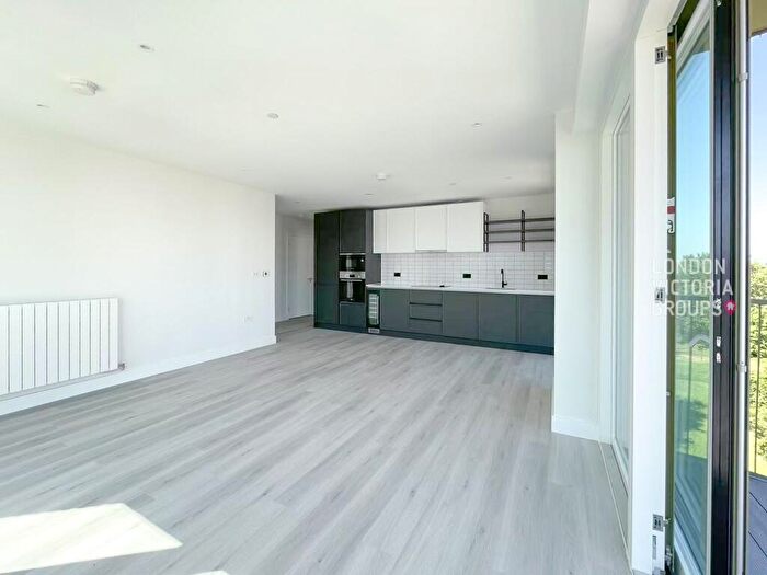3 Bedroom Apartment To Rent In Cairncross House, Townsend Road, SE3