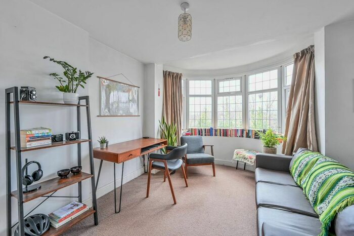 1 Bedroom Flat To Rent In Drewstead Road, Streatham Hill, London, SW16