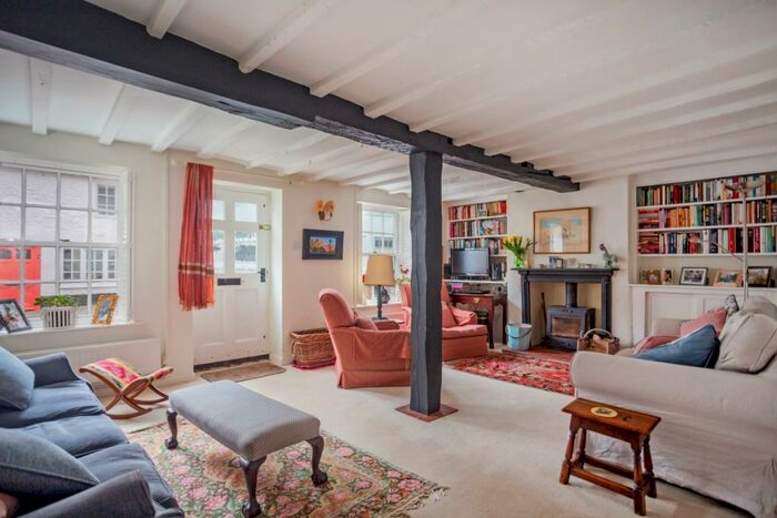 4 Bedroom Cottage To Rent In High Street Ramsbury, SN8