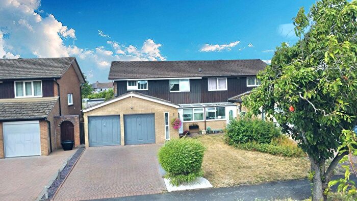 4 Bedroom Semi-Detached House For Sale In Columbia Gardens, Bedworth, CV12