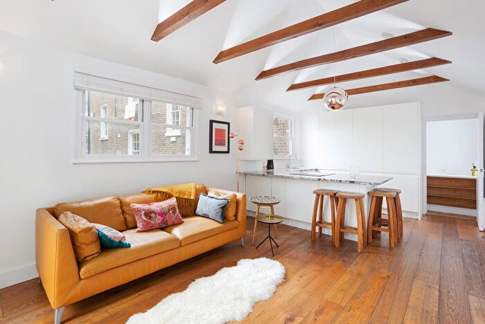 2 Bedroom Duplex To Rent In Richmond Avenue London, N1