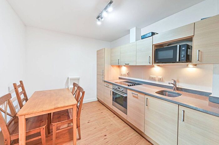 1 Bedroom Flat To Rent In Heritage Avenue, Edgware, London, NW9