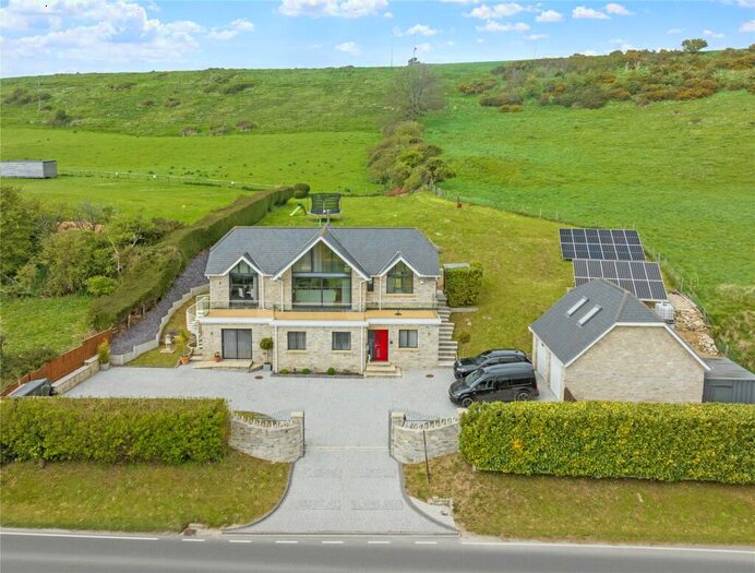4 Bedroom Detached House For Sale In Osmington, Dorset, DT3