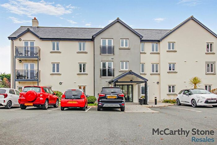 2 Bedroom Apartment For Sale In Lon Pant Y Cudyn, Benllech, LL74