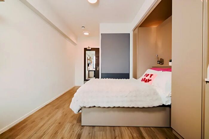 1 Bedroom Flat To Rent In Longbrook Street, Exeter, EX4