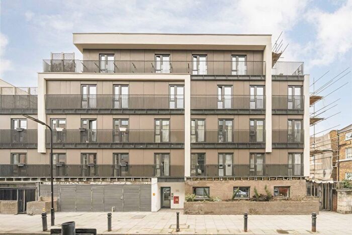 2 Bedroom Flat For Sale In Spurstowe Terrace, Hackney, E8