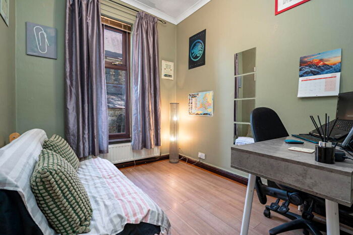 3 Bedroom End Of Terrace House For Sale In Sumner Street, Glossop, SK13