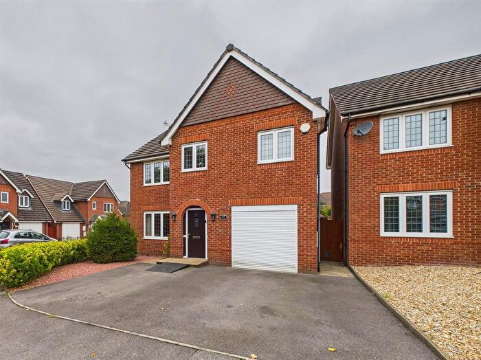 5 Bedroom Detached House For Sale In Rycroft Meadow, Beggarwood, Basingstoke, RG22