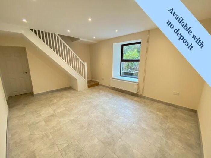 3 Bedroom Semi-Detached House To Rent In Brynaeron, Dunvant, Swansea, SA2