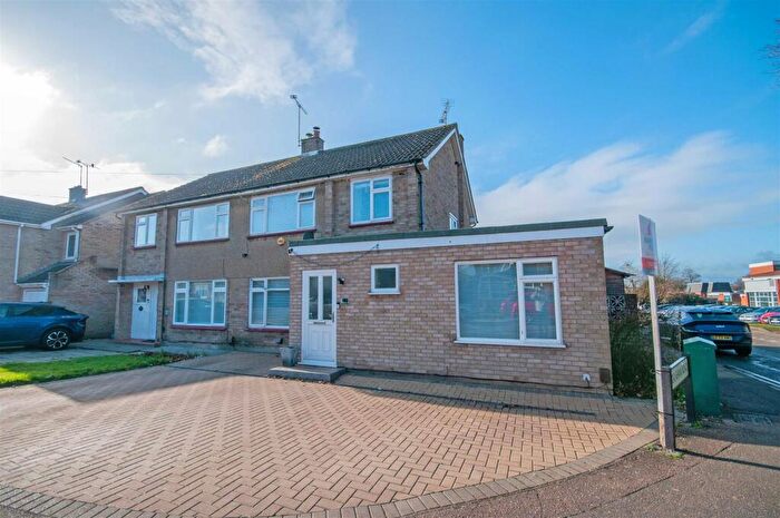 4 Bedroom Semi Detached House For Sale In Bodmin Road, Old Springfield, Chelmsford, CM1