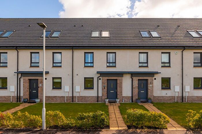 3 Bedroom Town House For Sale In Hepburn Crescent, Edinburgh, EH17