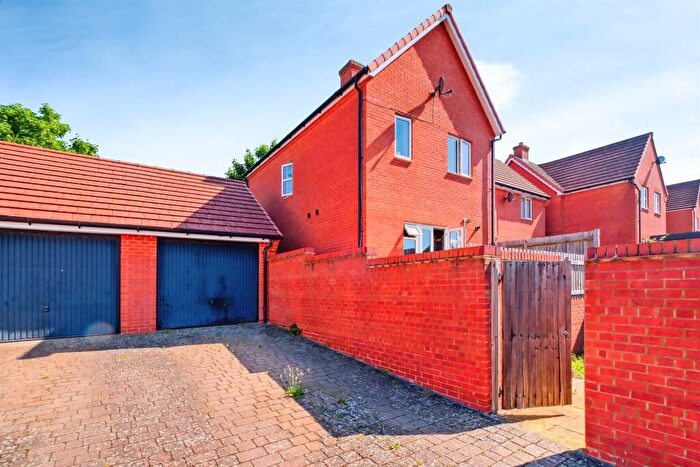 3 Bedroom Semi-Detached House For Sale In Penny Lane, Salisbury, SP4
