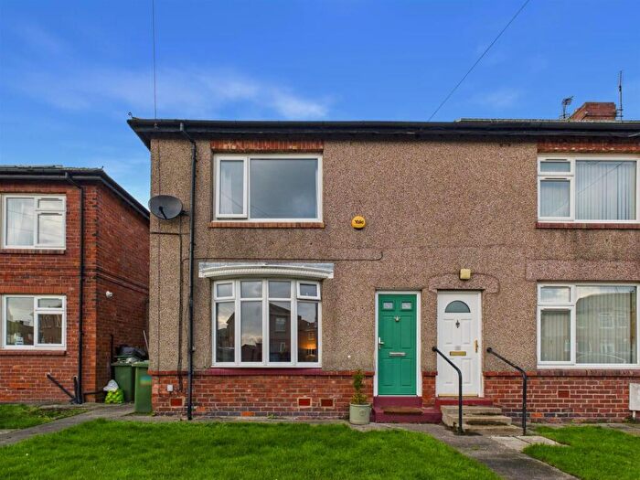 2 Bedroom End Of Terrace House For Sale In Hartley Square, Seaton Sluice, NE26