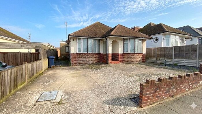 3 Bedroom Bungalow For Sale In Lynchmere Avenue, North Lancing, West Sussex, BN15