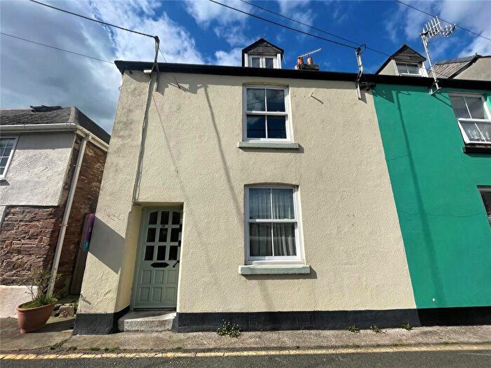3 Bedroom End Of Terrace House For Sale In Newport Street, Millbrook, Cornwall, PL10