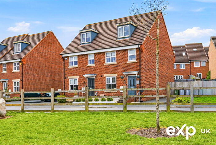 3 Bedroom Semi Detached House For Sale In Linnet Drive, Rainworth, NG21