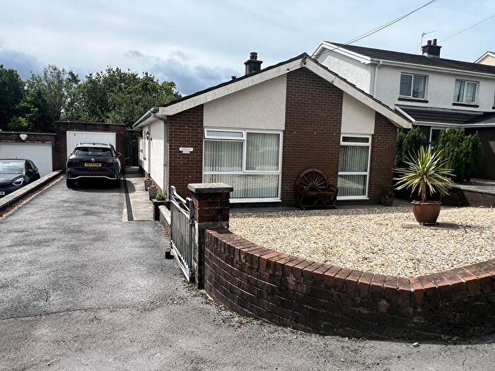 3 Bedroom Bungalow For Sale In Heol Lotwen, Capel Hendre, Ammanford, Carmarthenshire., SA18