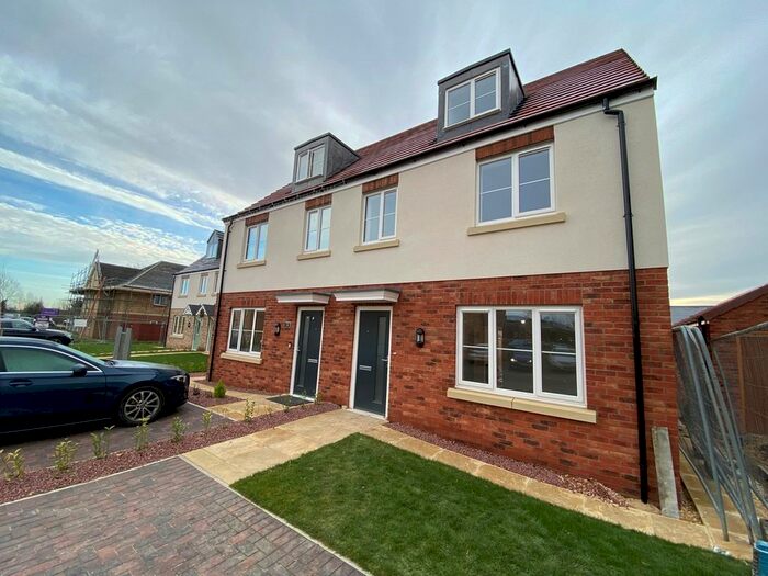 4 Bedroom Terraced House To Rent In Falcon Way, Bourne, PE10